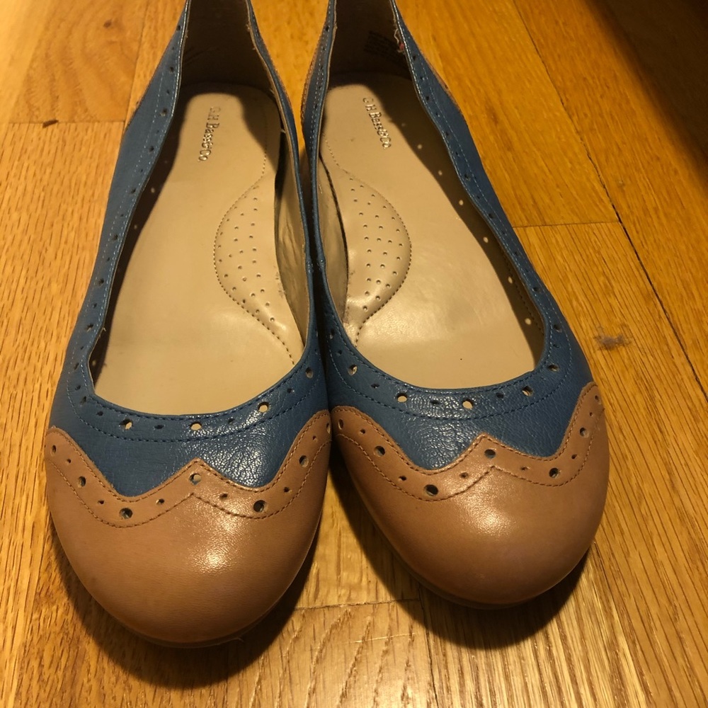 Flats - Picture 2 of 2